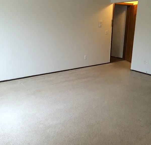 45844 Cass Ave #4-APR — Photo 2