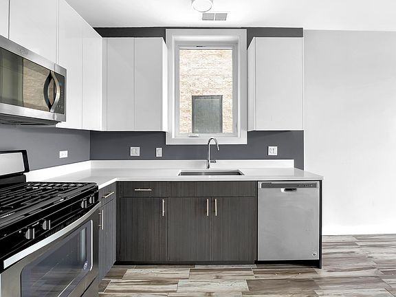 5th image of 2545 W Congress Pkwy APT 1W