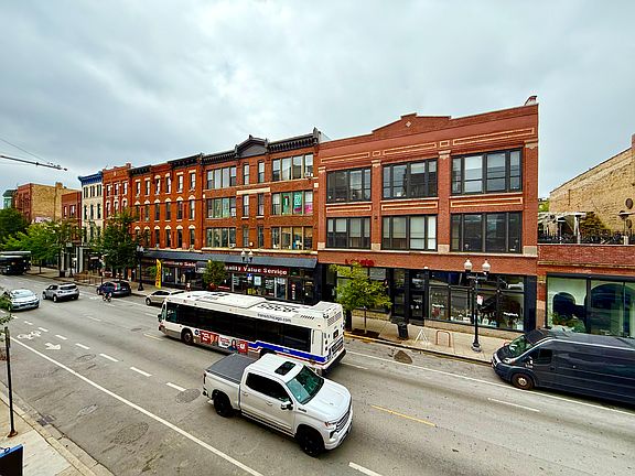 4th image of 1555 N Milwaukee Ave APT 45