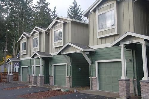 1st image of 745 SE 8th Ave