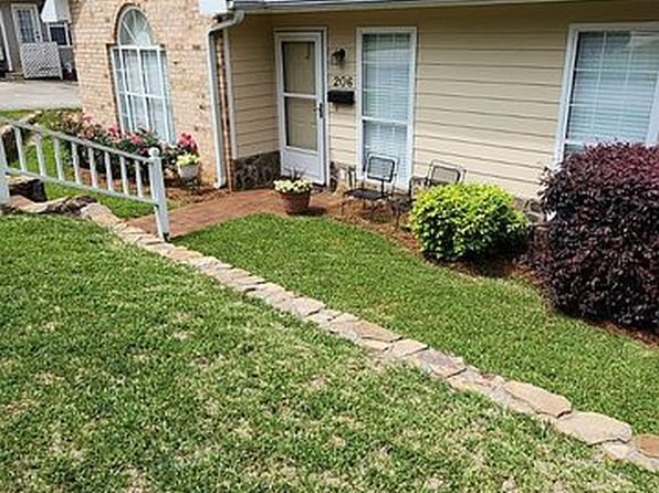 206 Cedarwood Ln