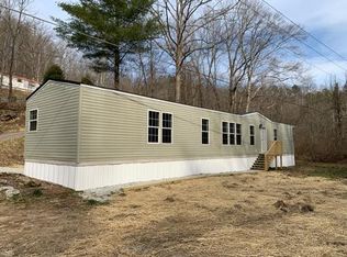 1737 Emily Crk, Pilgrim, KY 41250