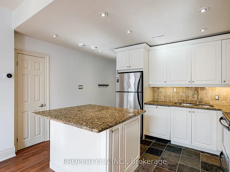 283 King St E #201 — Photo 6