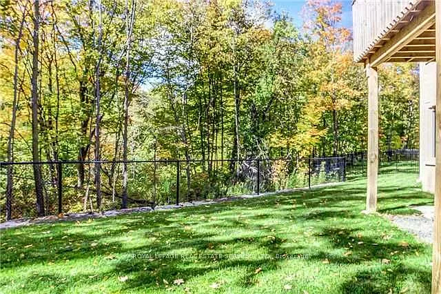 2366 Chateau Cmn — Photo 25