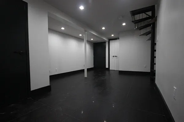 Rented by Nooklyn NYC LLC | media 93