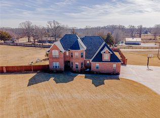 11151 E Stonebriar Dr, Bentonville, AR 72712