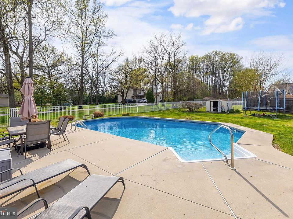1073 Harker Ave, West Deptford, NJ 08096 | Zillow