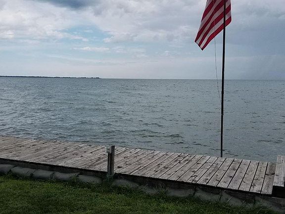 2nd image of 1111 Bay Dr