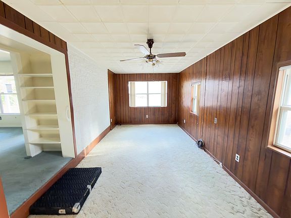 4th image of 910 Springbrook Ave