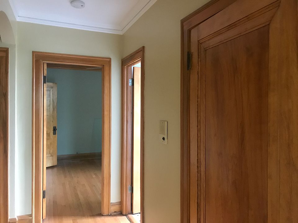 1st image of 514 W Belden Ave #3G