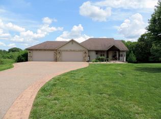176 Horsefeathers Dr, Ozark, MO 65721