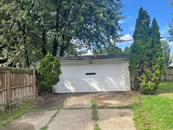 4th image of 20441 Westport Ave