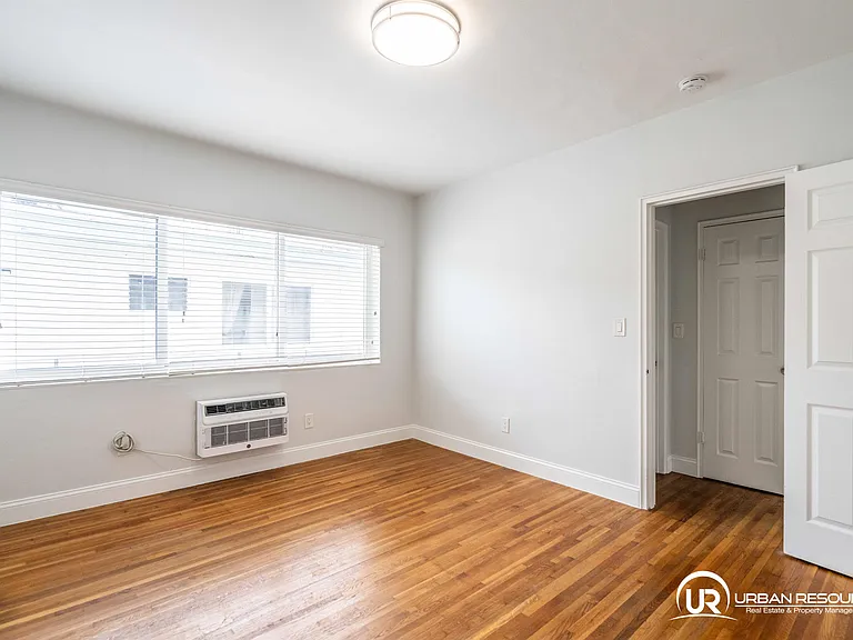 8330 Byron Ave #7 — Photo 15