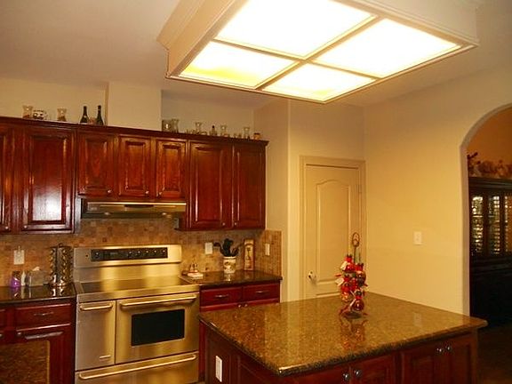 4th image of 10623 Kirby Dr