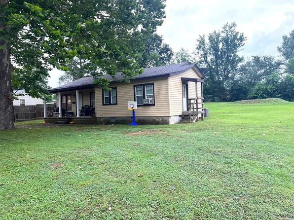 120 E Scott St, Henryetta, OK 74437