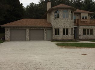 8206 N Sunset Dr, Two Rivers, WI 54241