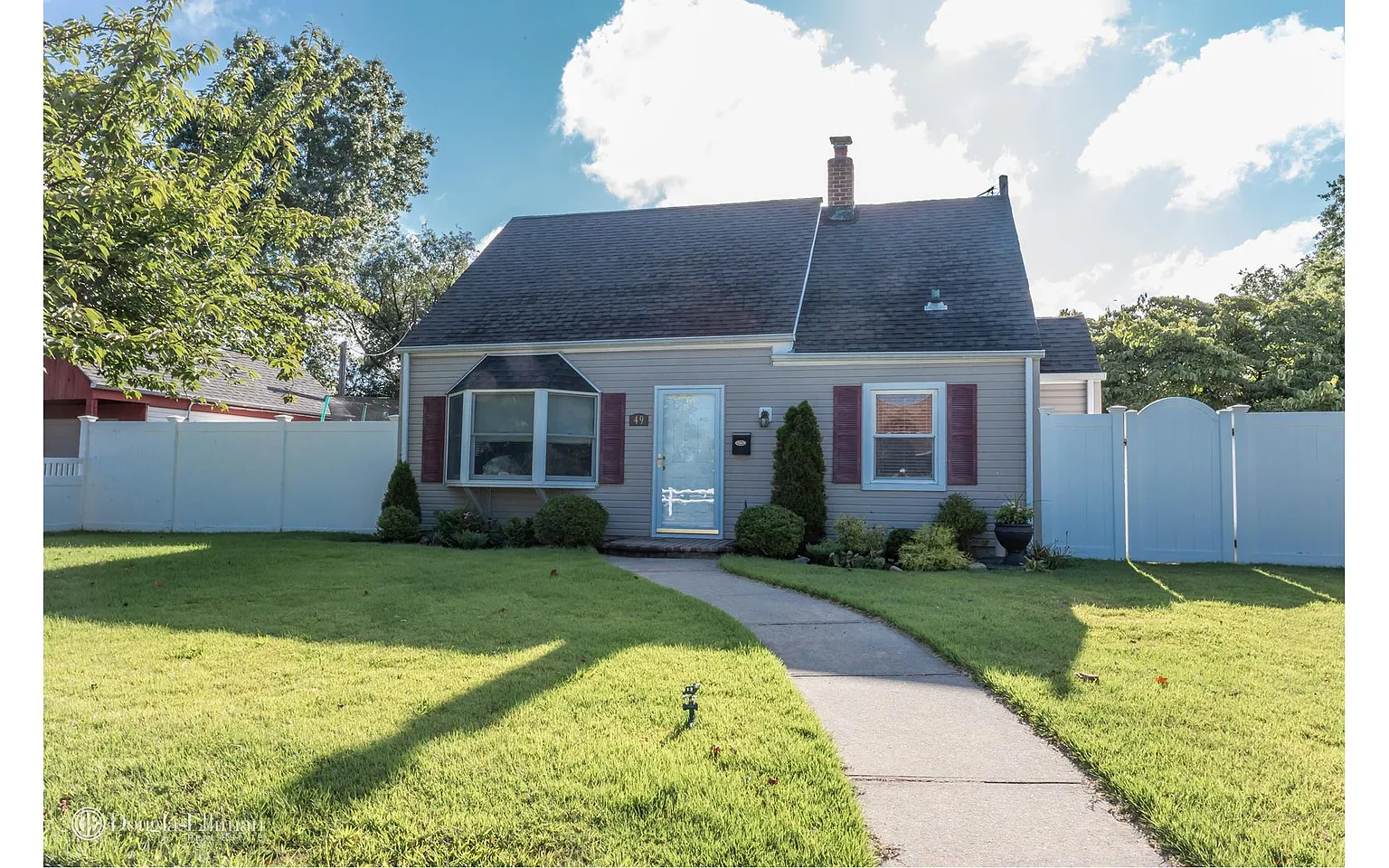 49 Silver Ln photo 1