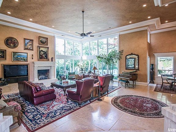 5th image of 44488 Country Club Dr