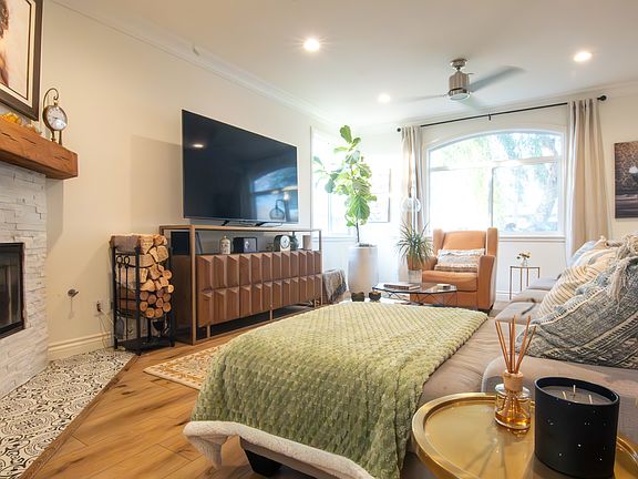 Living room with gas fireplace