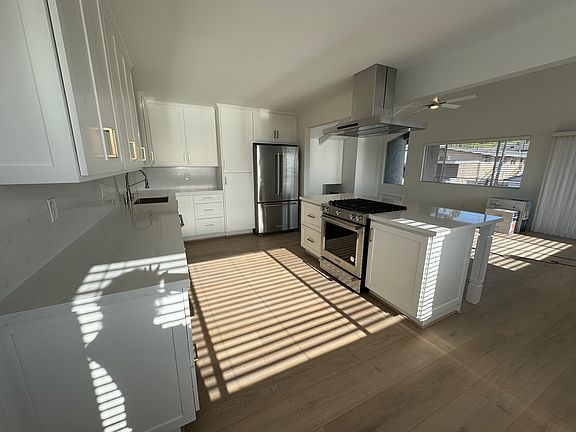 4th image of 561 San Luis Ave