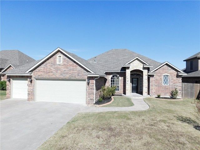 1st image of 809 Carol Ann Pl