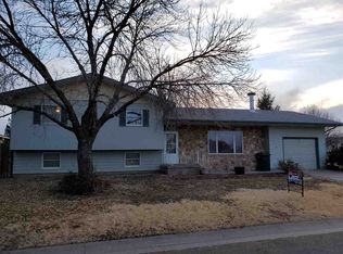 622 Iron St, Victoria, KS 67671