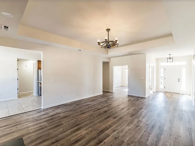 109 Fox Run Dr — Photo 5