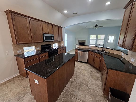 4th image of 13430 Barons Lake Ln