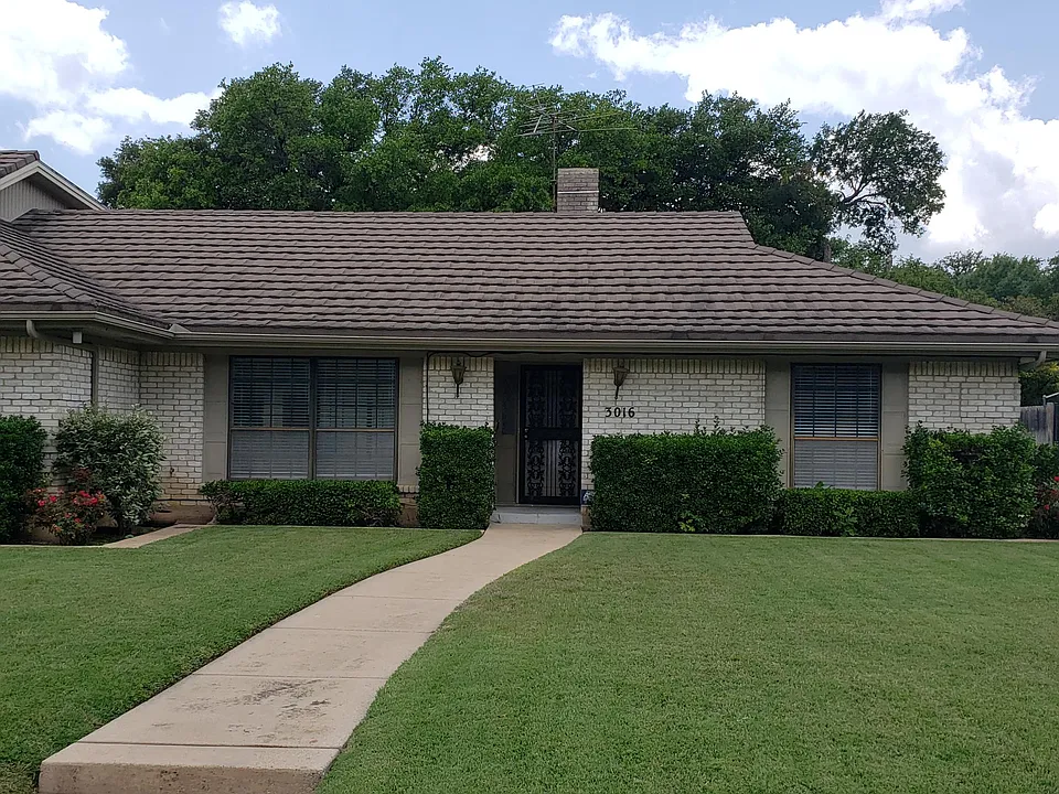 3016 Overton Park Dr W