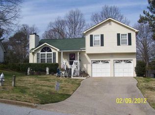 2032 Red Rose Ln, Loganville, GA 30052