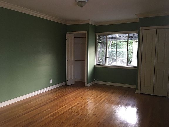 2nd image of 5015 Cahuenga Blvd #5015