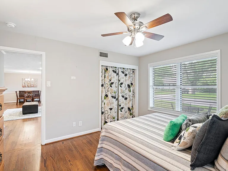 9203 Livenshire Dr — Photo 21