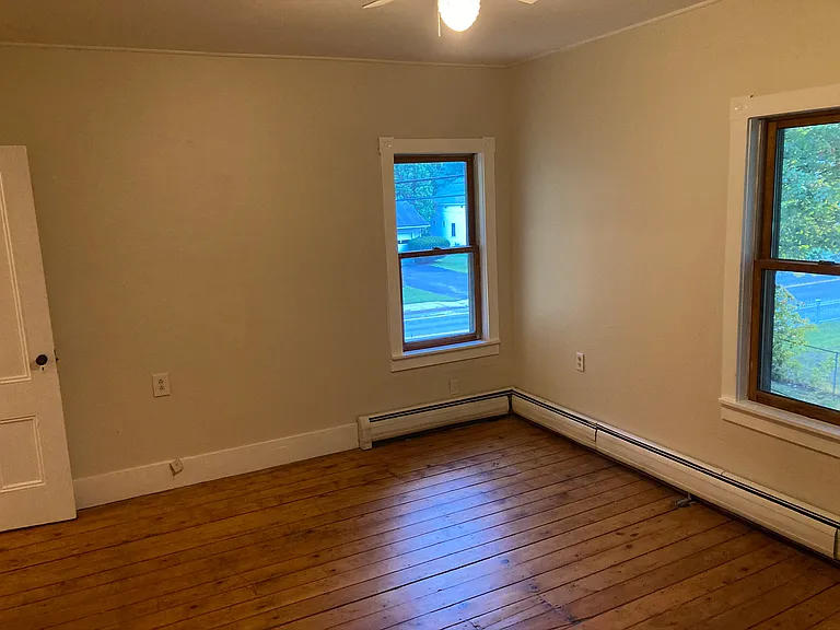 34 Maple St #B — Photo 6