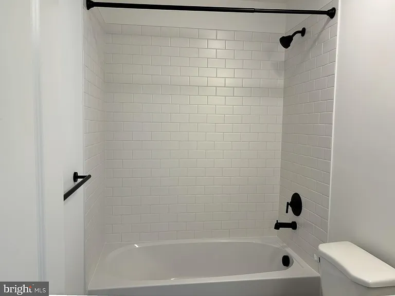 9211 Forkleaf Oak Dr — Photo 11