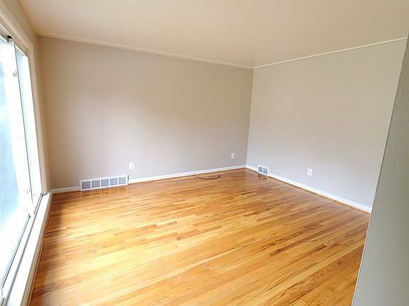 3rd image of 4485 Polk St