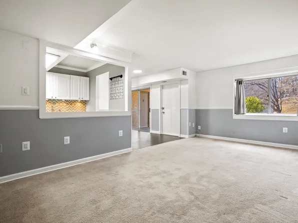 5105 Crossfield Ct APT 3, Rockville, MD 20852