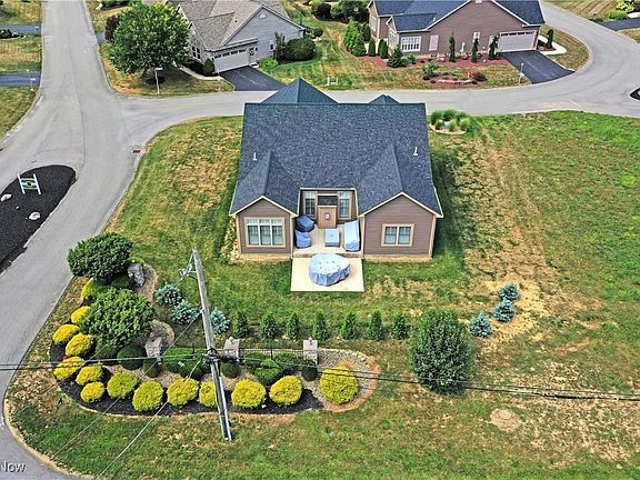2nd image of 2080 Briarwood Ct