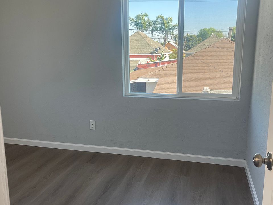 1st image of 3710 Wall St
