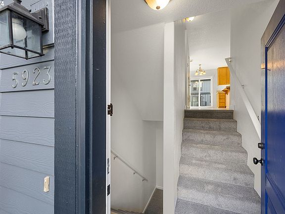 3rd image of 5923 NE 34th St