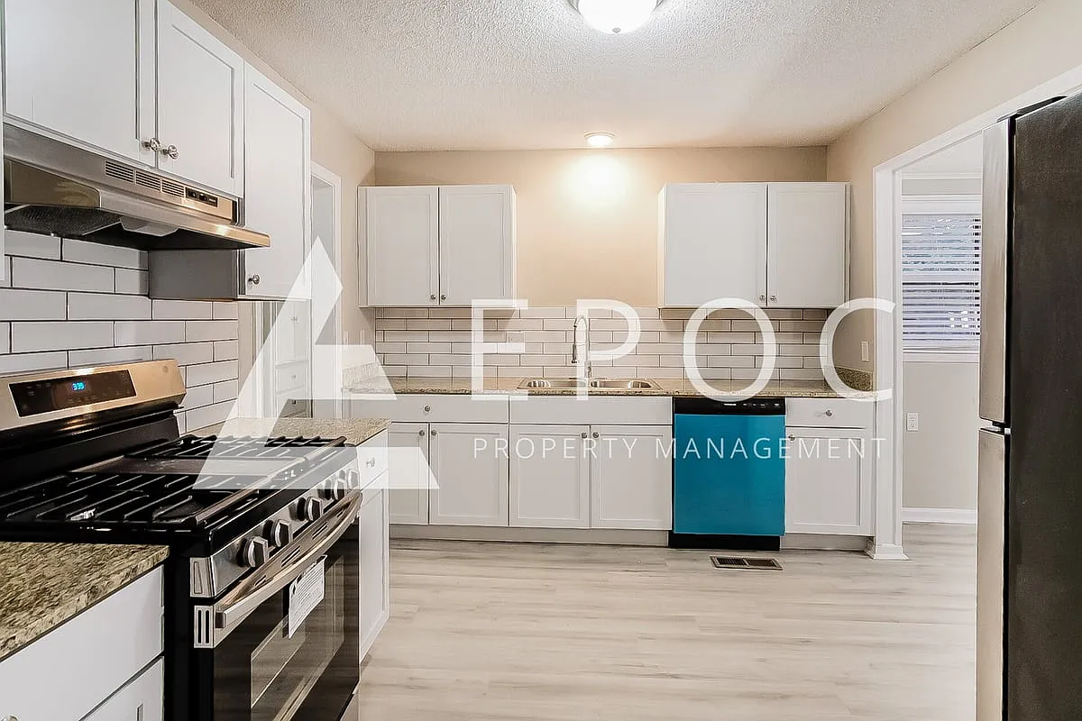 1524 W Marshall St — Photo 3