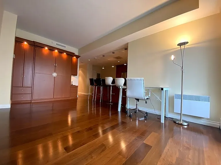 90 George St #507 — Photo 7