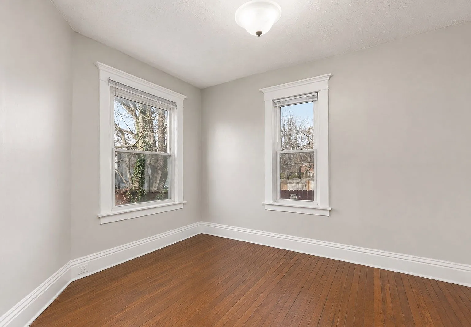 4 bed, 1.0 bath, $1,325 — Photo 3