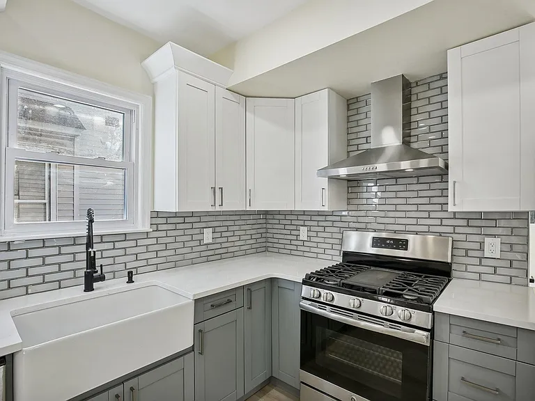 4 Lincoln Pl — Photo 17