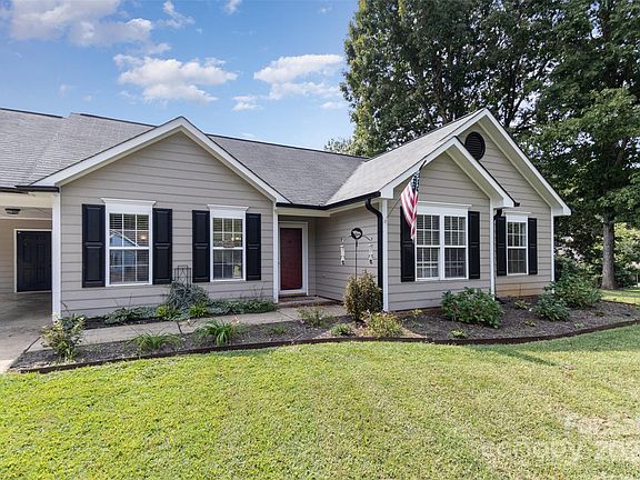 4th image of 105 Chinaberry Ct