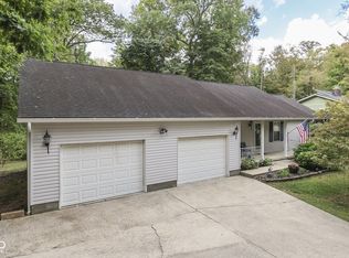 596 Briarwood Ln, Bedford, IN 47421