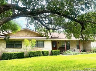 2535 Mari Gail Rd, Beeville, TX 78102