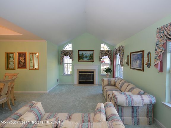 5th image of 2943 Springwater Ct