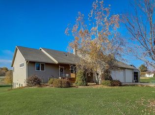 4373 Pheasant Hill Rd, Deerfield, WI 53531