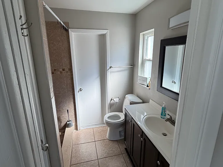 7520 Hawthorn Dr — Photo 9