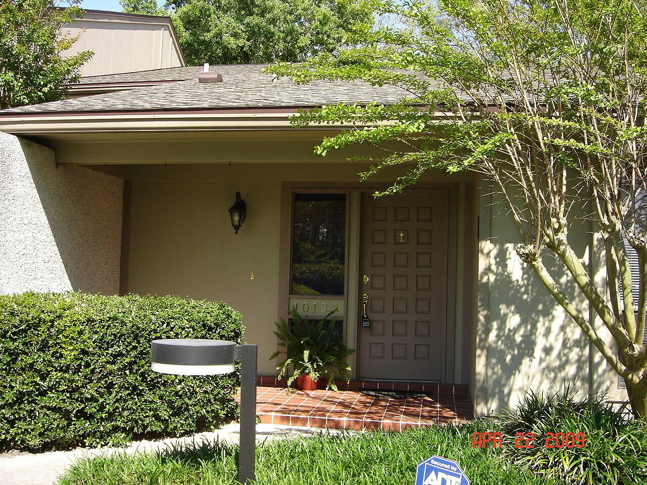 3 bed, 2.0 bath, 1801 sqft, $1,995 — Photo 4